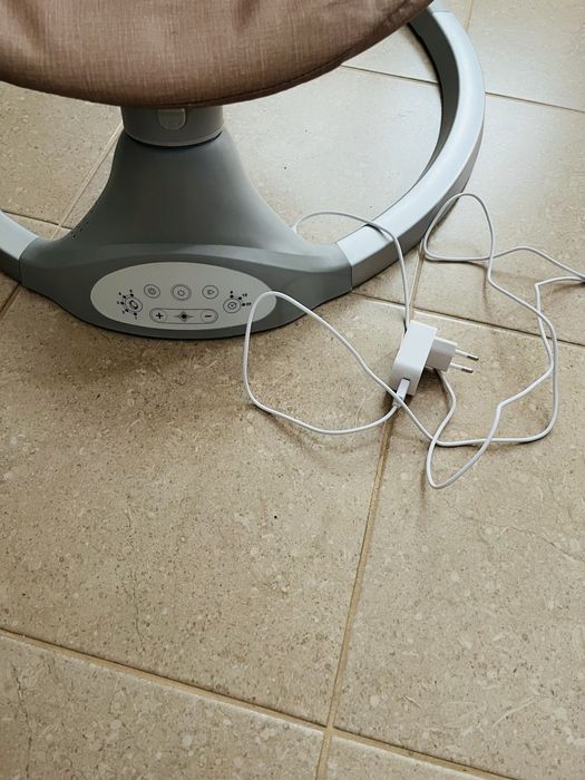 Chipolino Електрическа люлка Nest Макадамия