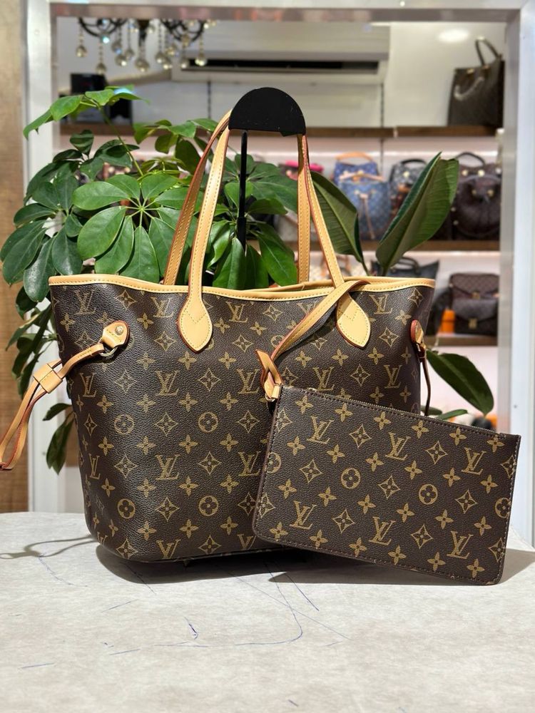 Geanta Louis Vuitton Noua !!! Dimensiuni 50/28 !!!