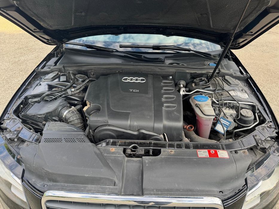 Audi a4 b8 Diesel 143 CP înmatriculat recent impecabil