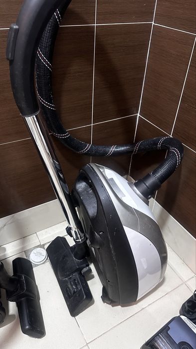Продам пылесос в хорошем состояний