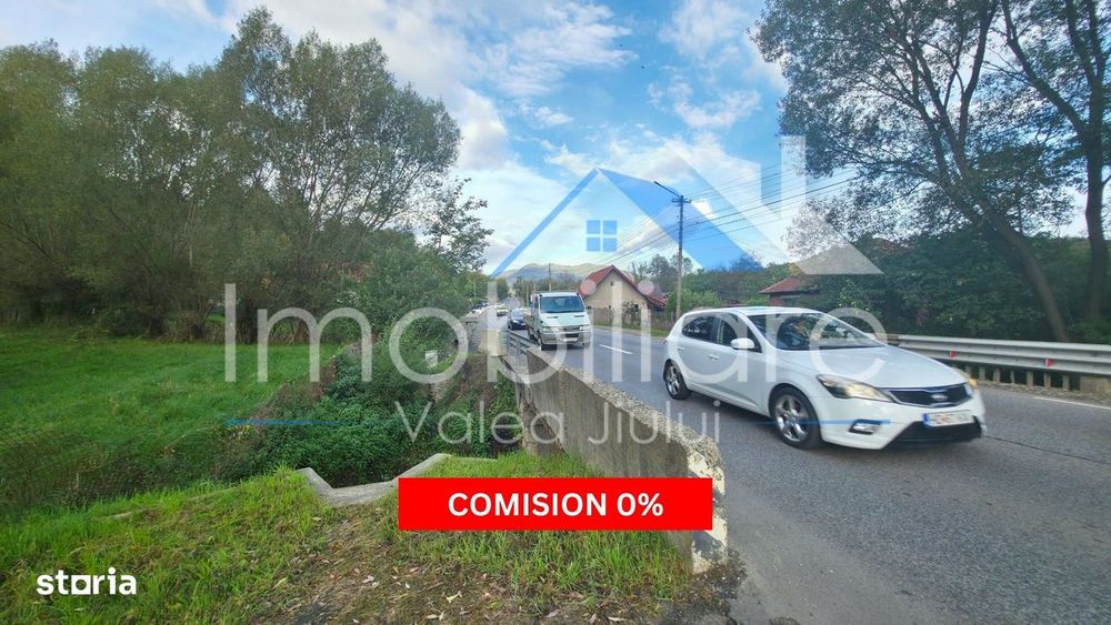 Teren intravilan – între Vulcan și Petroșani, la strada principală