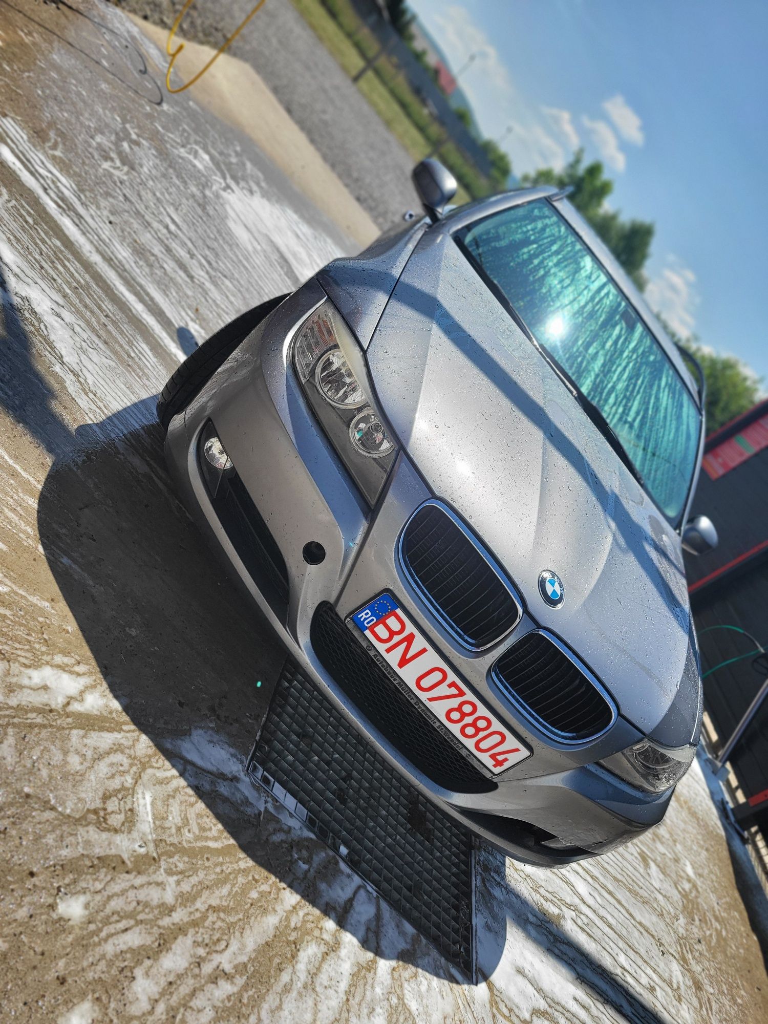 BMW  318d  e91 2.0