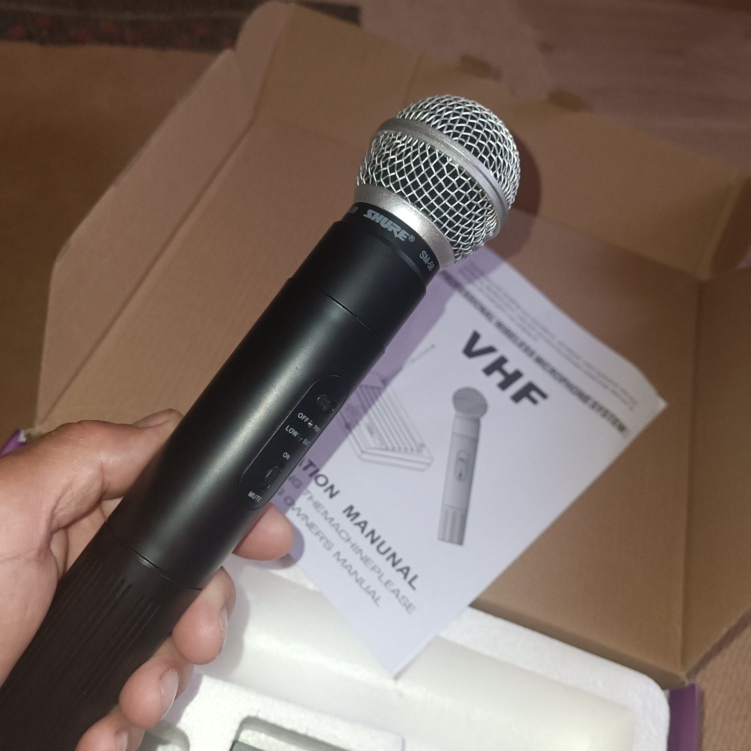 Microfonul mobil shure