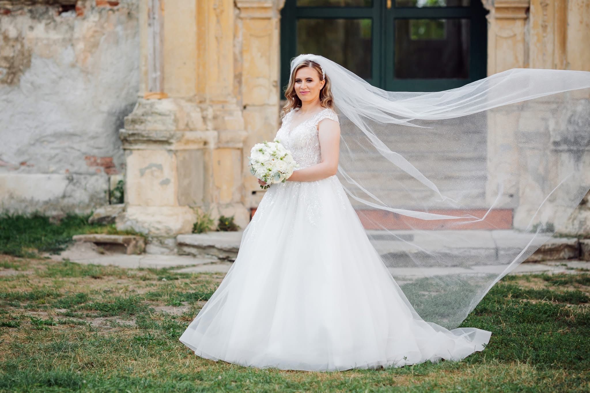 Vând rochie de mireasă