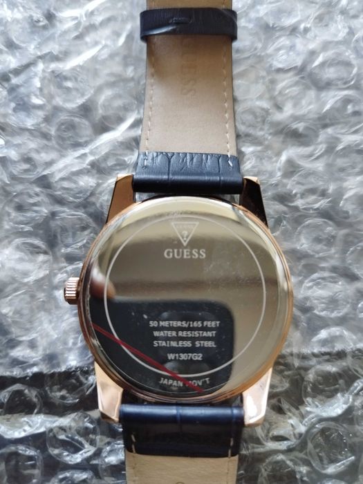 Guess nefolosit cu garantie doar 550 lei