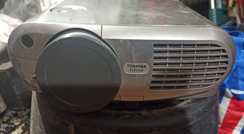 Proiector Toshiba
