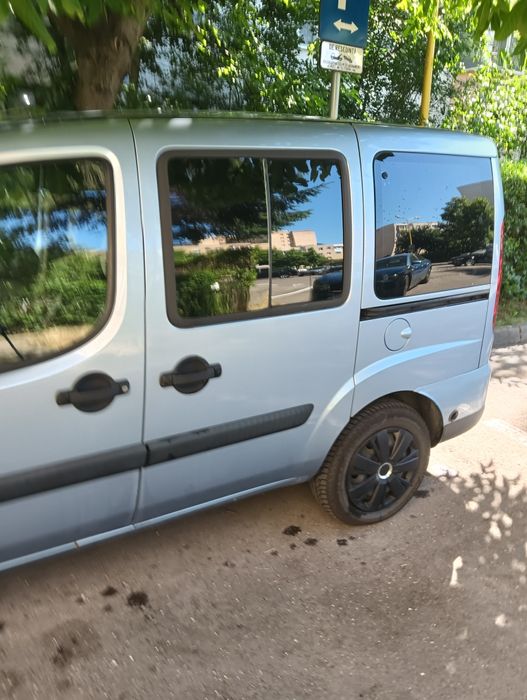Vind Fiat Doblo 1.4 benzina , 7 locuri an fabricație 2008