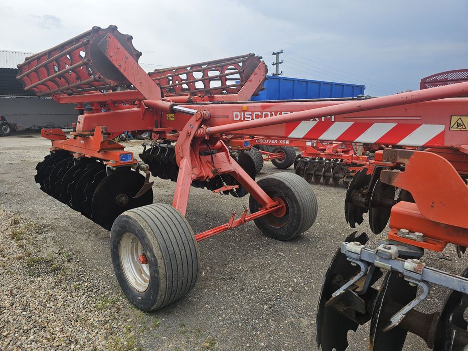 kuhn discover xm disc plug freza presa mig met remorca