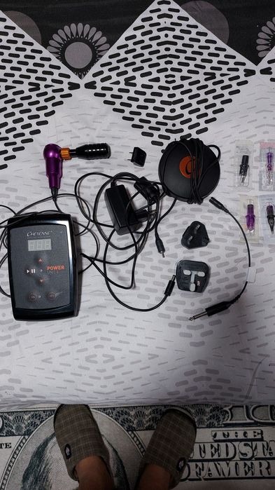 Vând aparat de tatuat Cheyenne 1200lei plus imprimanta termica