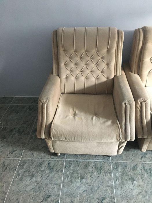 Диван, фотьойл и табуретка