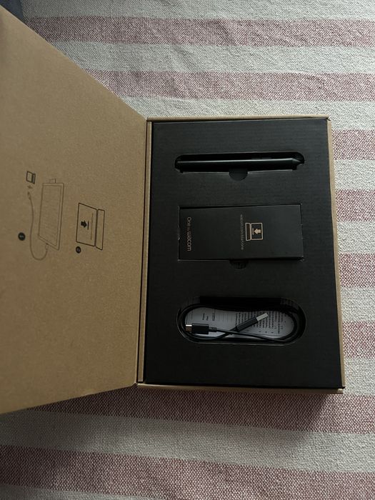 One by Wacom M неразличим от нов!
