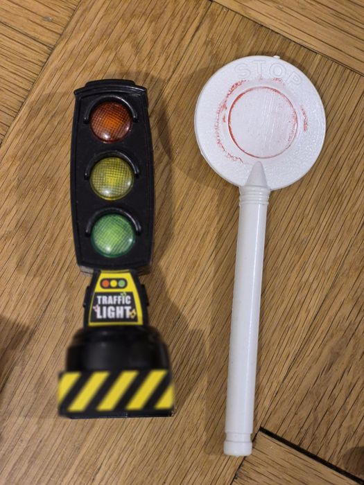 Влак с дървени релси и аксесоари Metro BRIO