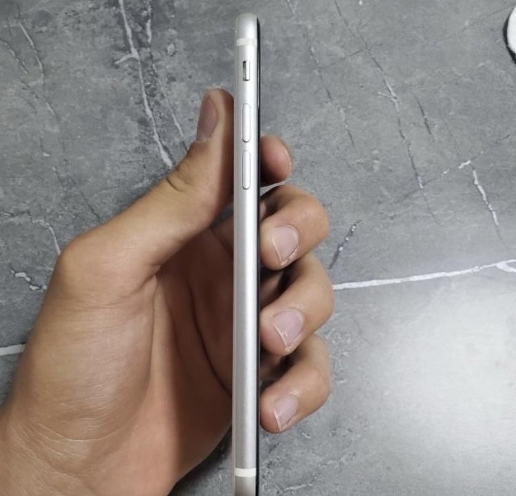 Iphone SE idial 128 talik