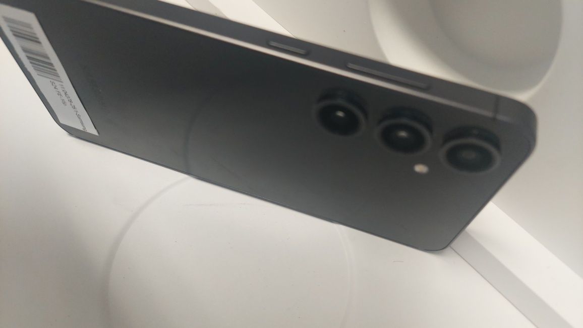 Samsung S24FE Сив Цвят