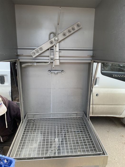 Професионална съдомиялна машина