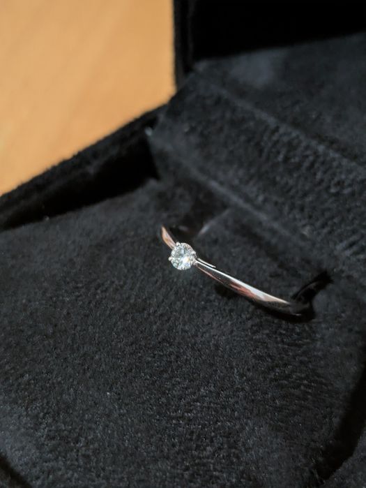 Inel de aur alb cu diamant