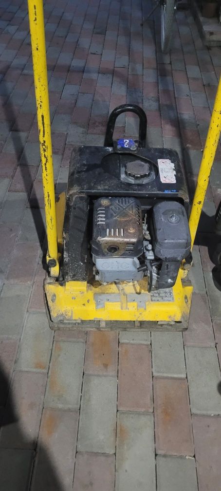 Vând talpa compactoare Batmatic