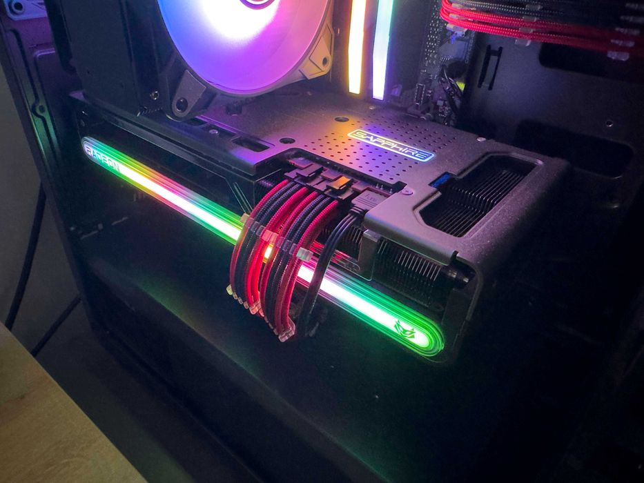 Placa Video SAPPHIRE NITRO+ AMD Radeon RX 7800 XT 16GB 256 bit