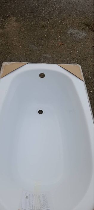 Vană mică absolut nouă