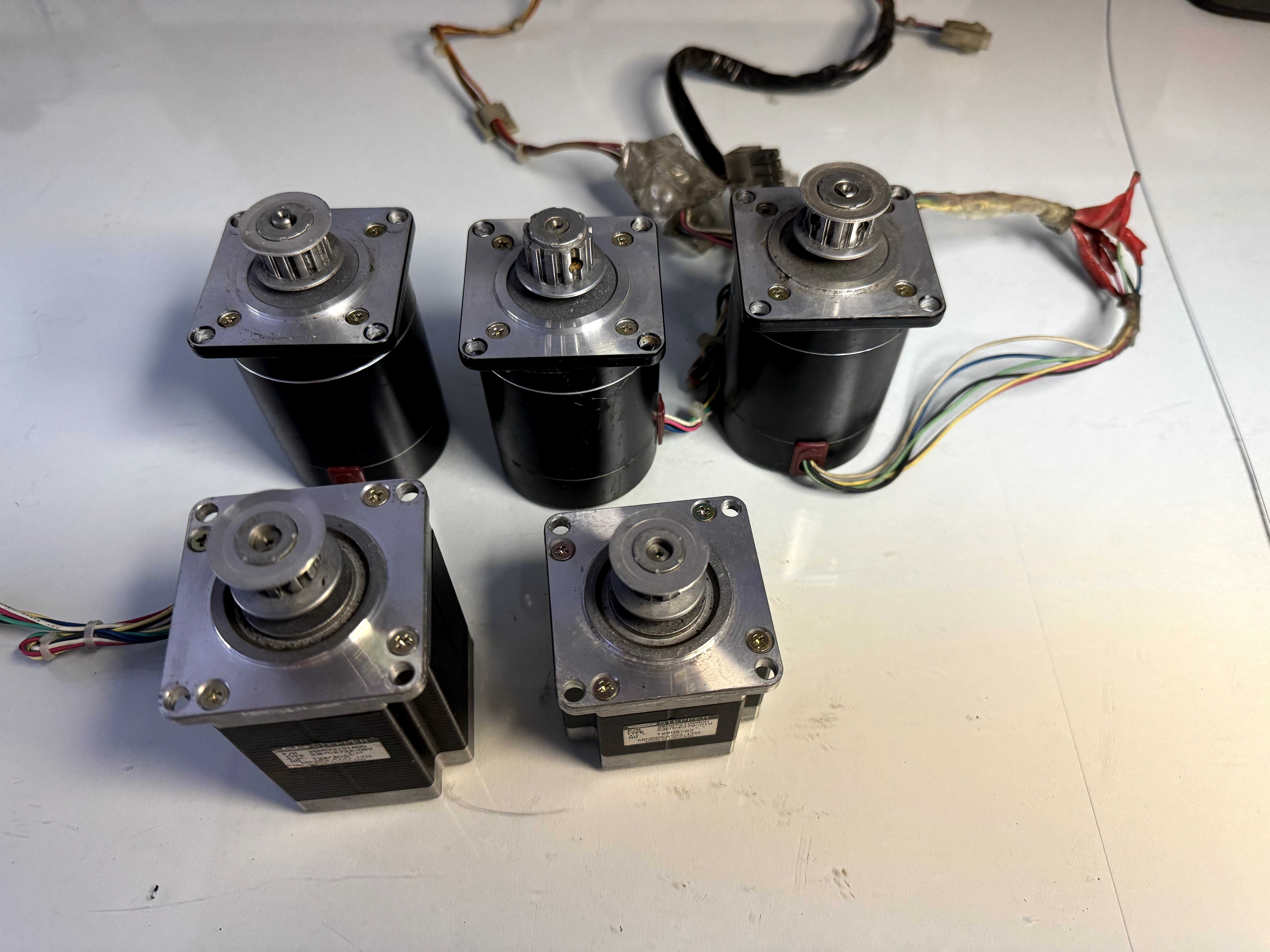 motoare stepper 5,4 V si 3 V VEXTA