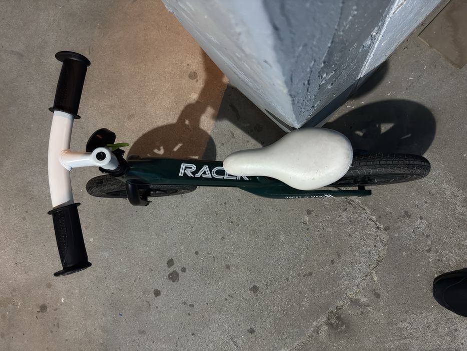 Bicicleta fara pedale + cască și sonerie