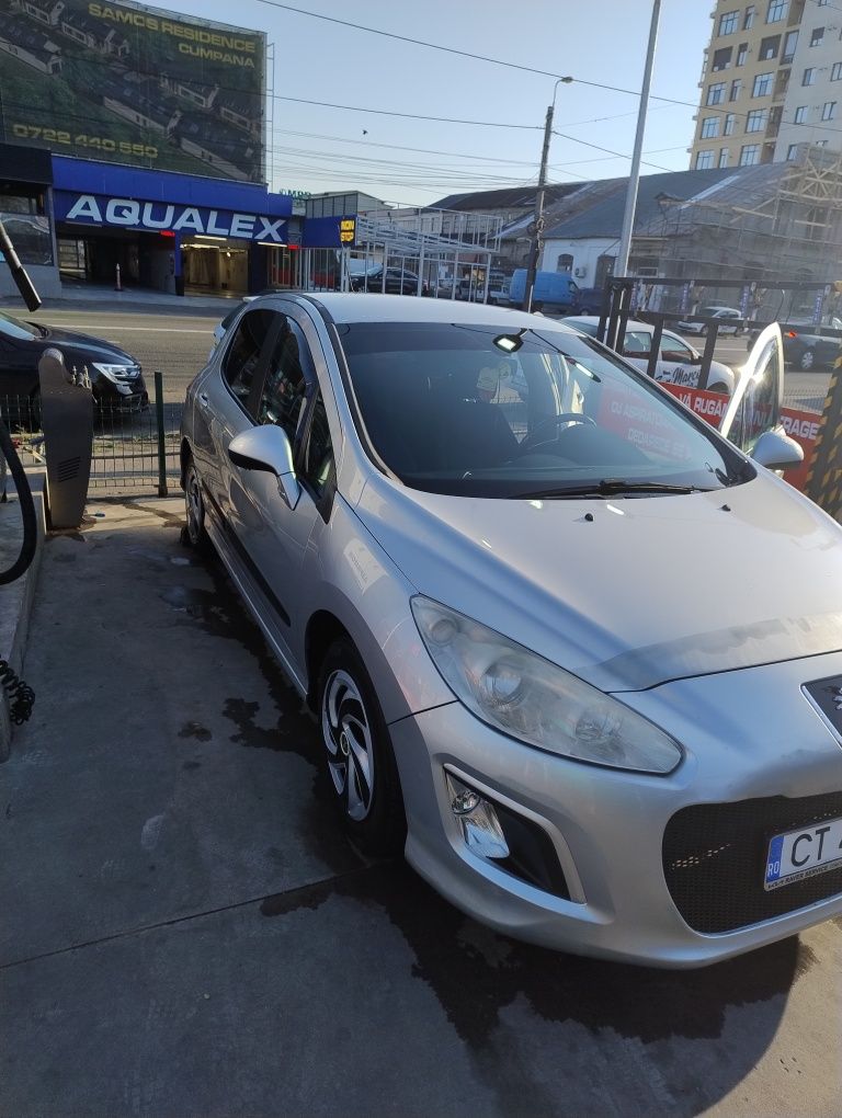 Peugeot  308 2012