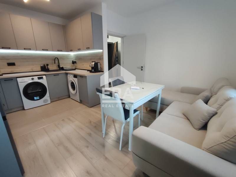 Продава се Двустаен апартамент в Варна, м-т Пчелина - 52 кв.м за 2077 €/кв.м - Снимка #1