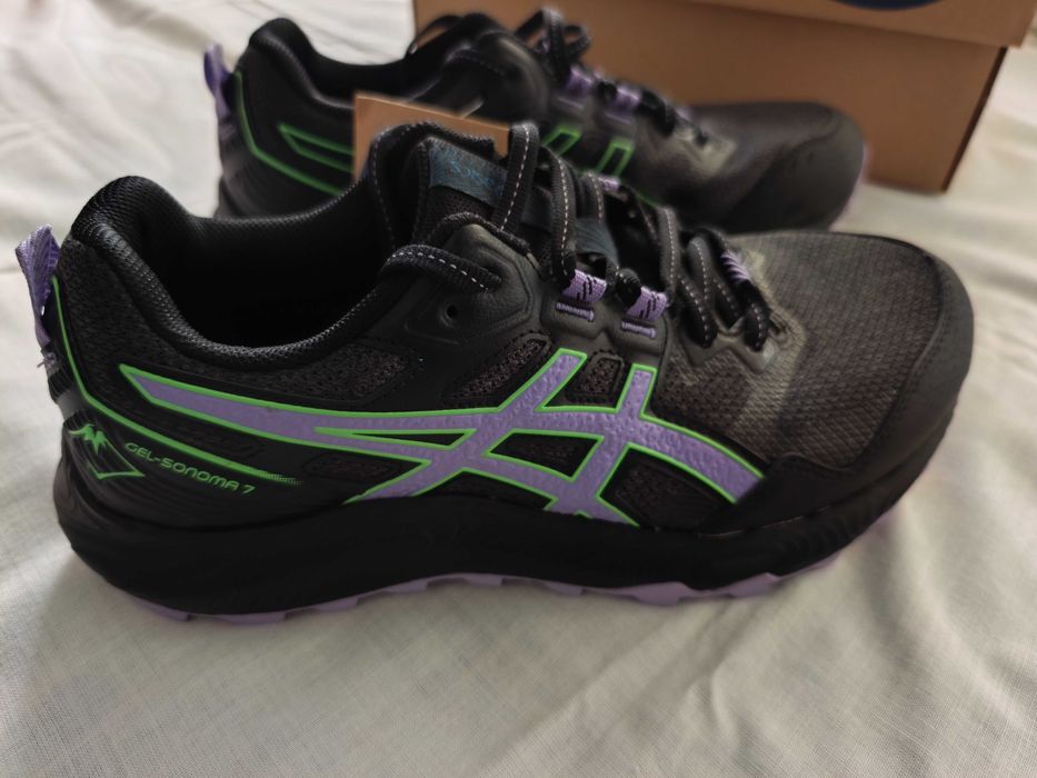 Adidasi pentru alergare Asics