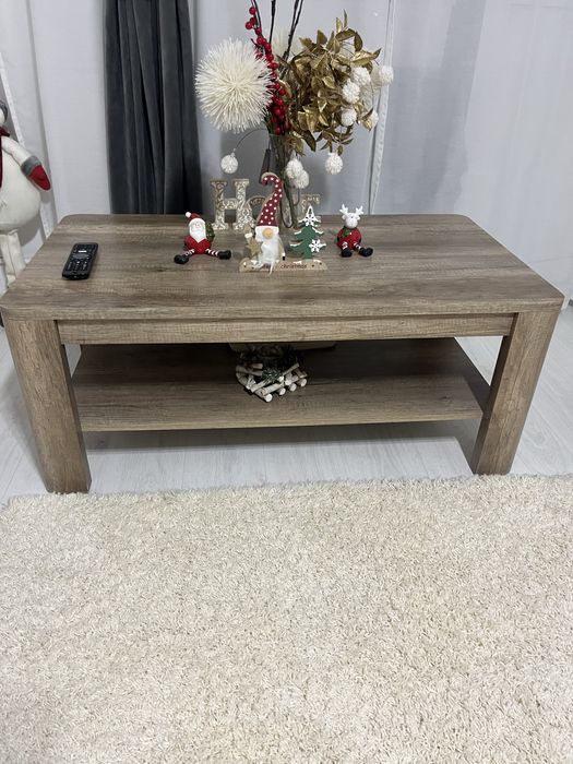 Masuta din lemn masiv