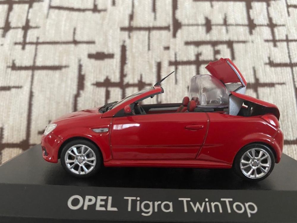 OPEL TIGRA TWIN TOP machetă auto scara 1:43 MINICHAMPS