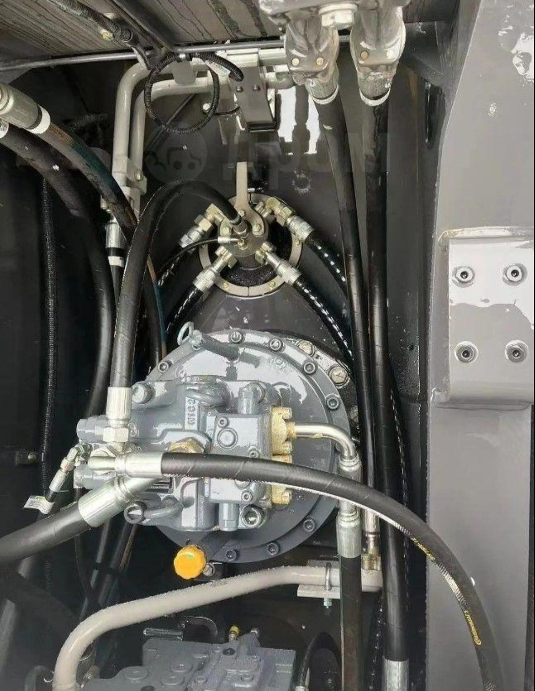 EKSKOVATOR (2куб) ZE370E ZOOMLION 1.9 kub  aparat