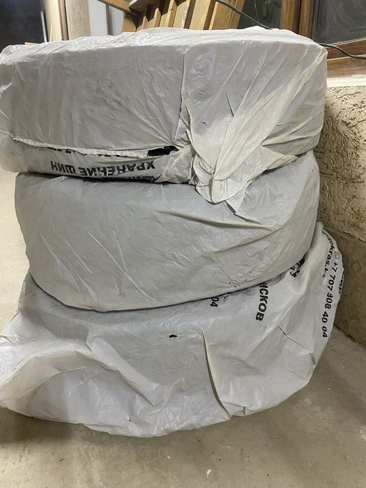 Продается шины  Bridgestone Blizzak DM-V2 17 комплект