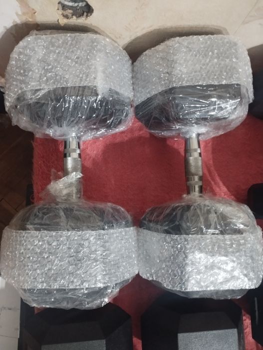 Гумирани дъмбели - 2х22.5кг/ 2х40кг./ 2х47.5кг.