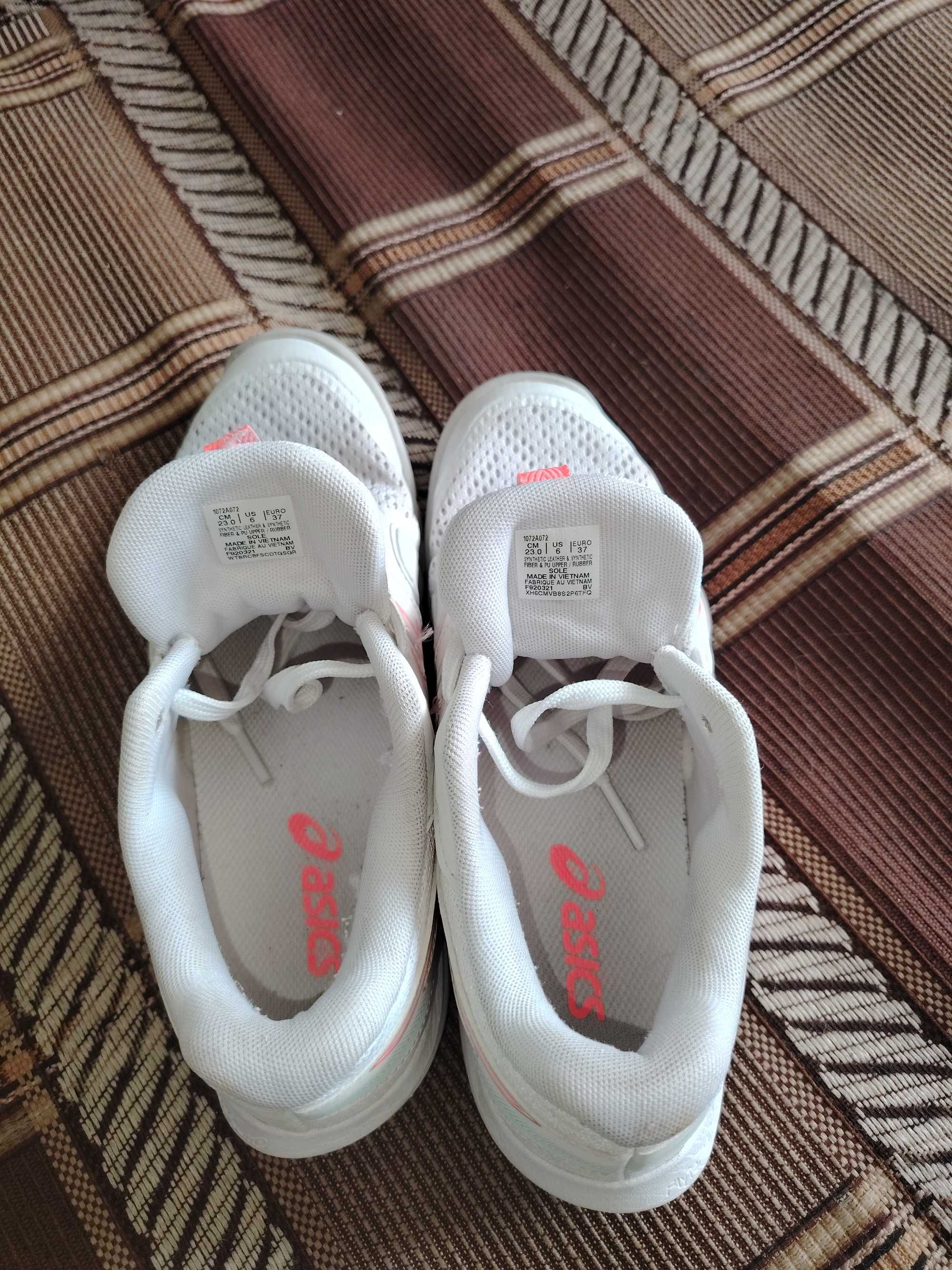 Спортивные кроссовки Asics