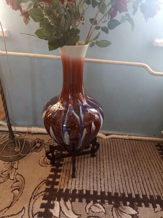 Продам большую керамическую вазу