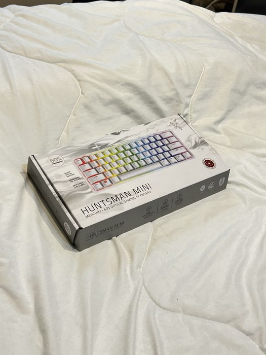 Продавам Razer huntsman mini white