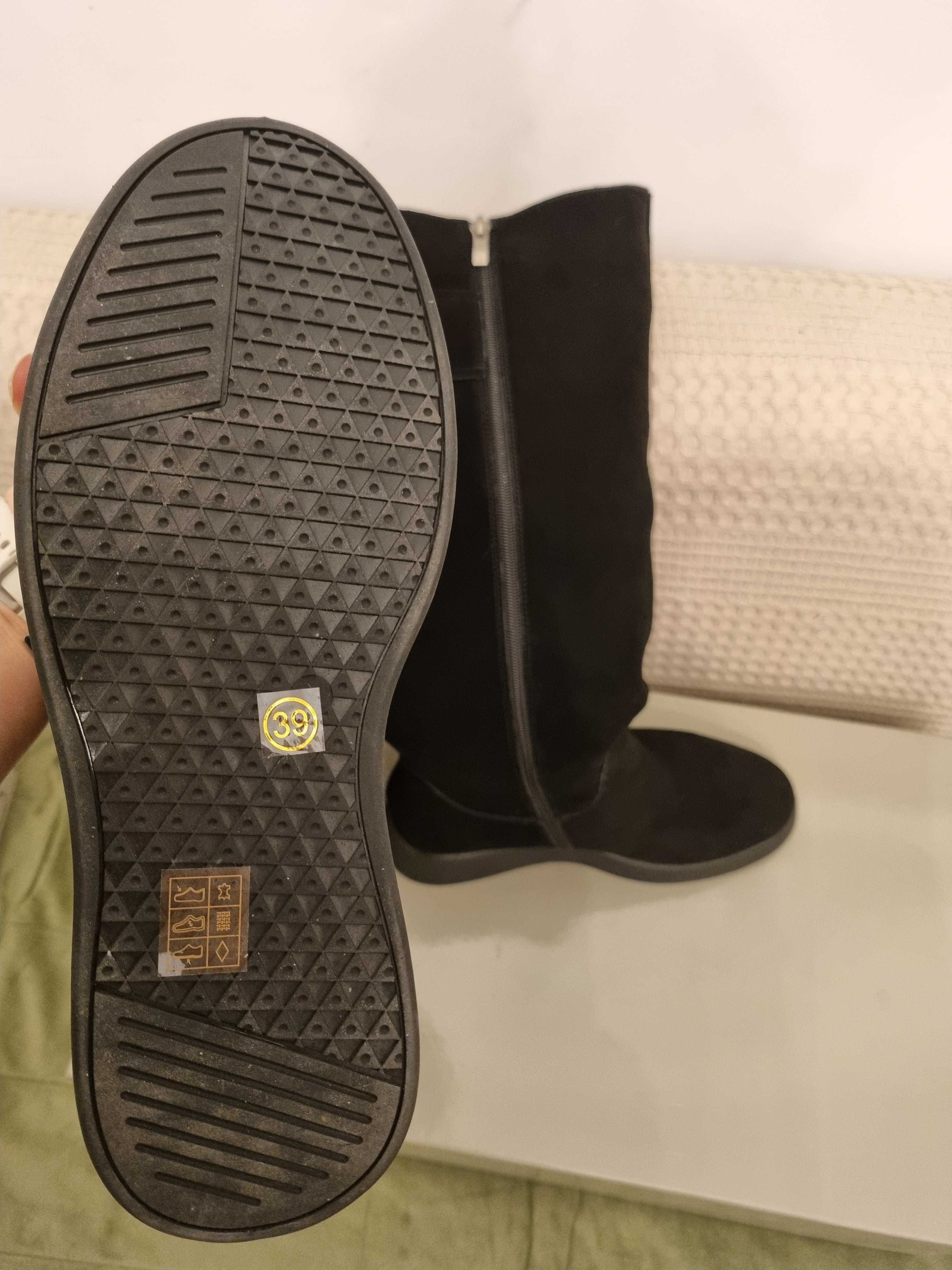 Cizme din piele intoarsa