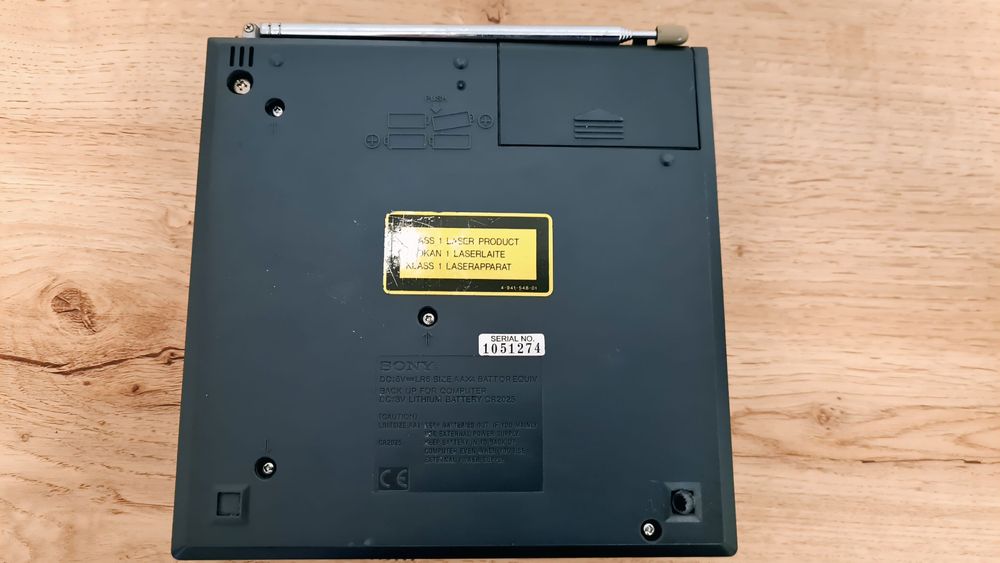 Sony icf-CD2000S, FM/MW/SW, CD плеер.