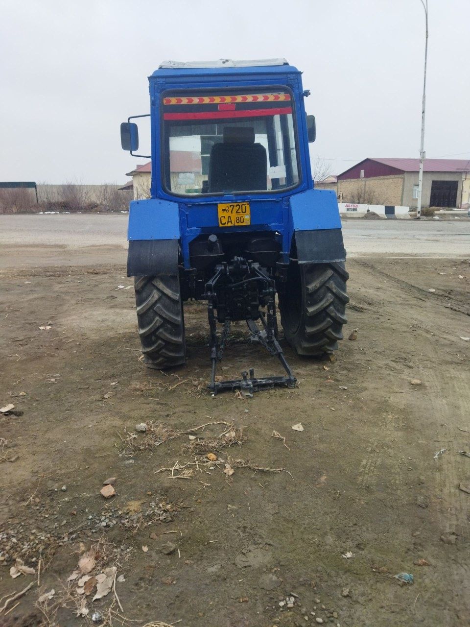 Traktor MTZ 80 sotiladi