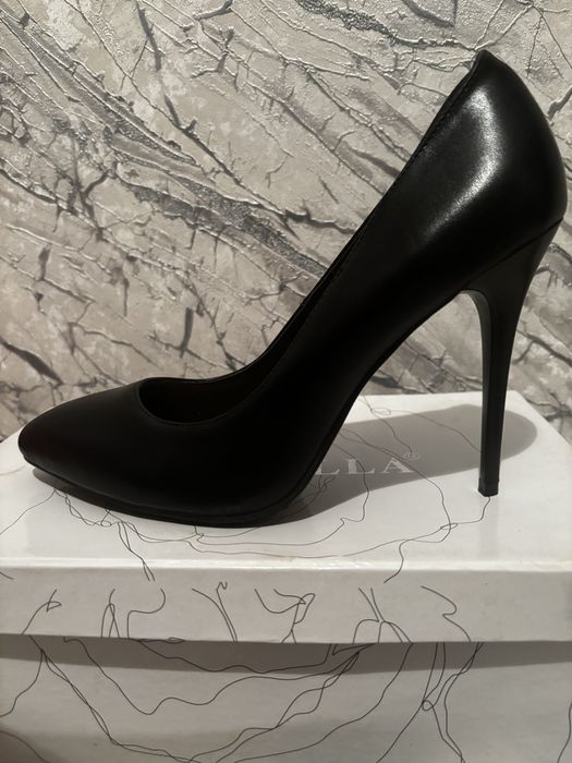 Продам женские туфли