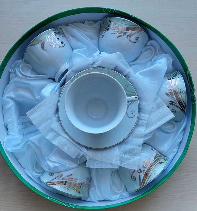 Продам чайный набор 6 персон