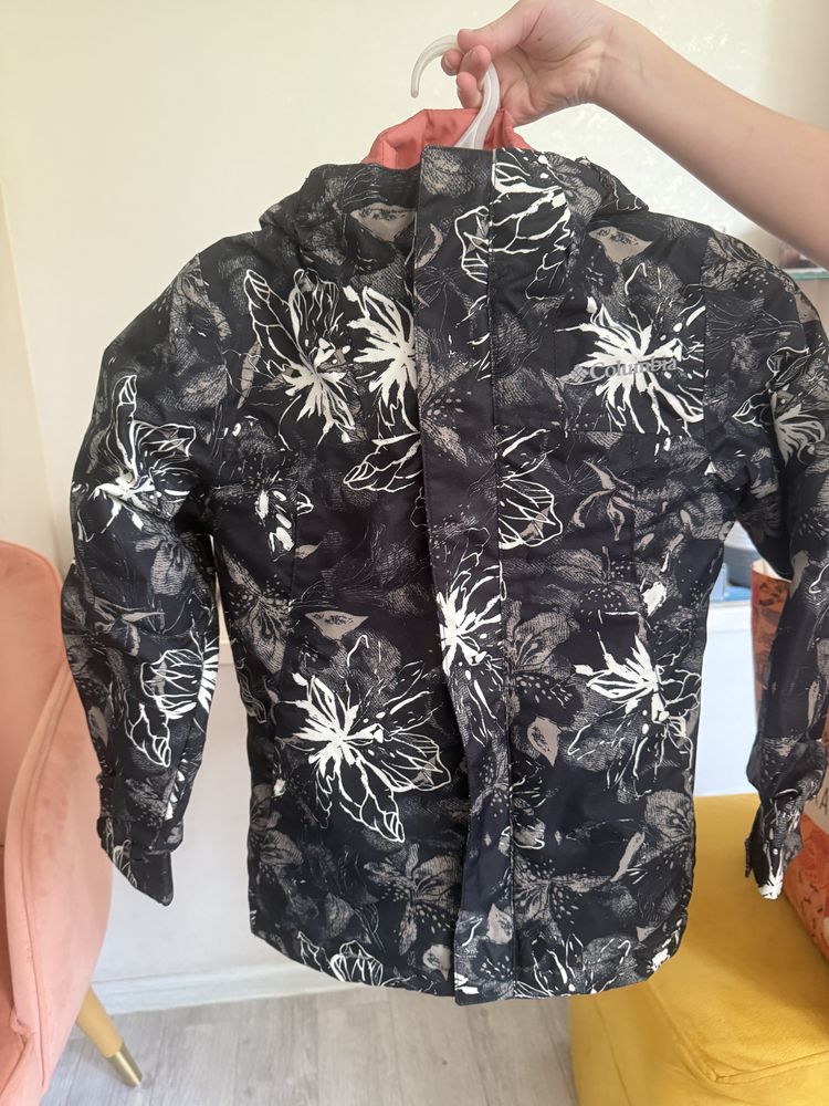 Продам 2 куртку columbia для девочки