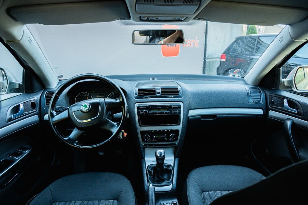 Skoda Octavia - credit auto - rate - senzori- jante -scaune incalzite