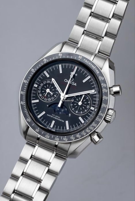 Omega Speedmaster Moonphase 44.25mm