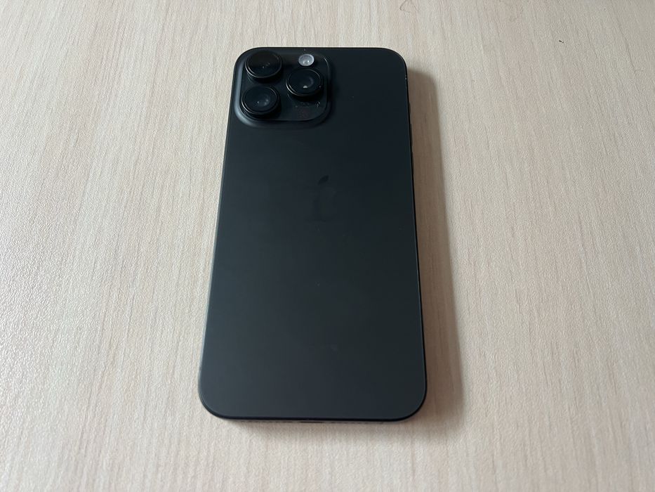 Продавам Apple iPhone 15 Pro Max 256GB