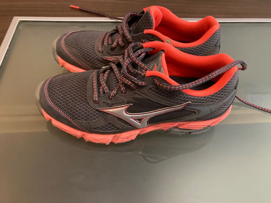 MIZUNO Wave Kien 4 // размер 36.5