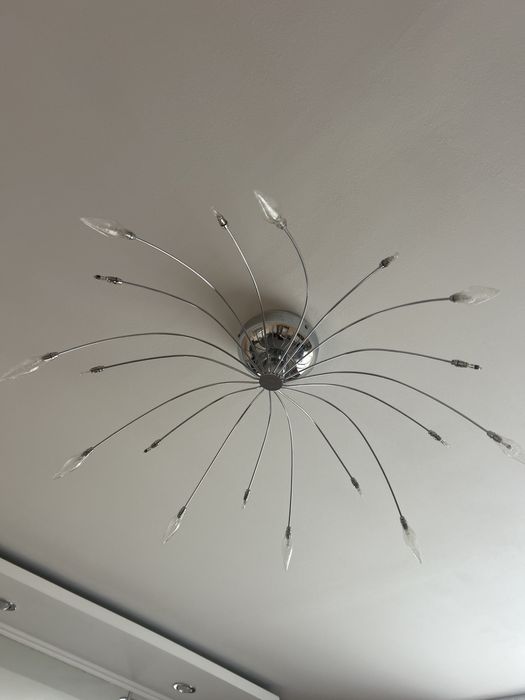 Люстра в рабочем состоянии