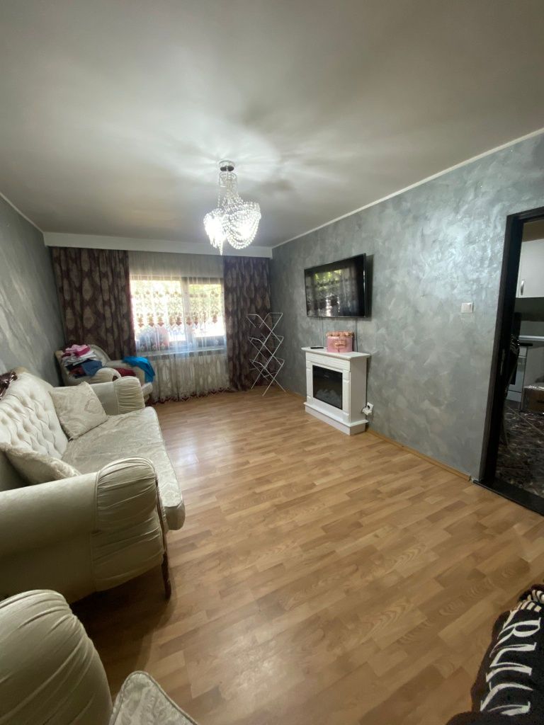 Închiriez apartament