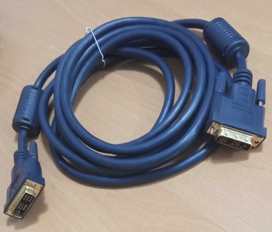 Vand 2 Cabluri VGA-VGA  si 2 Cabluri DVI DVI