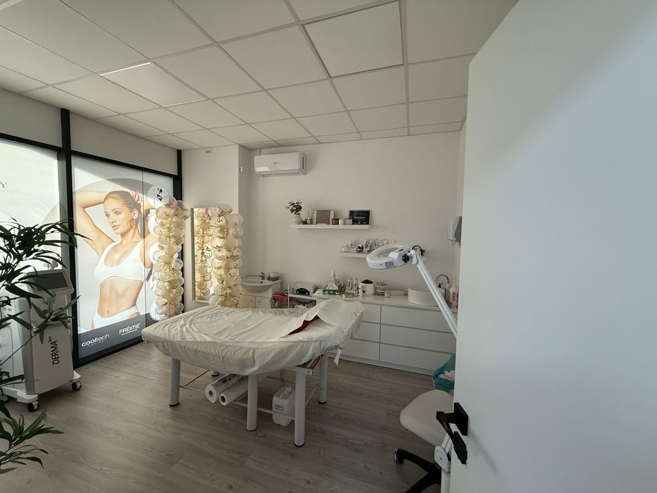 Inchiriez camera Cosmetica/ gene Lipovei in salon